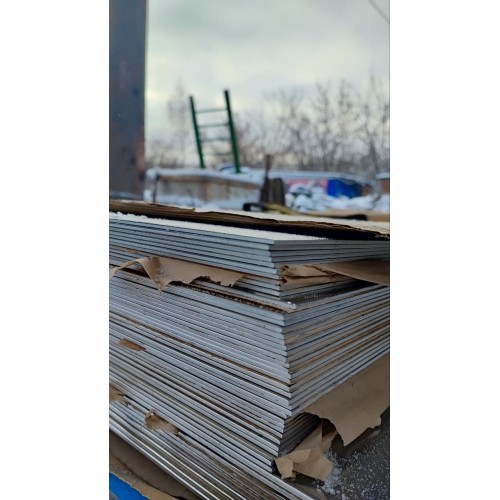 Лист г/к нержавеющий 16х1500х3000 сталь 40Х13 шлиф.